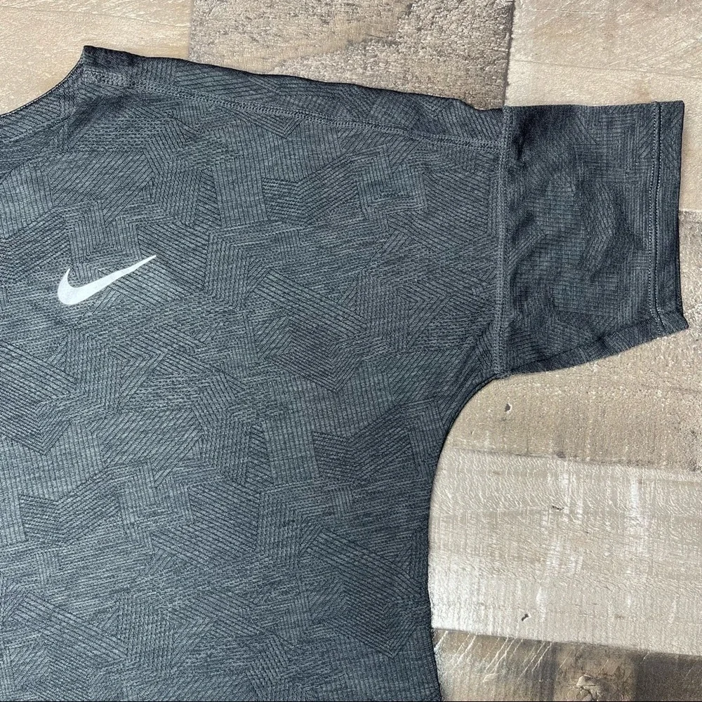 Nike Dri Fit Active Short Sleeve Top size XS